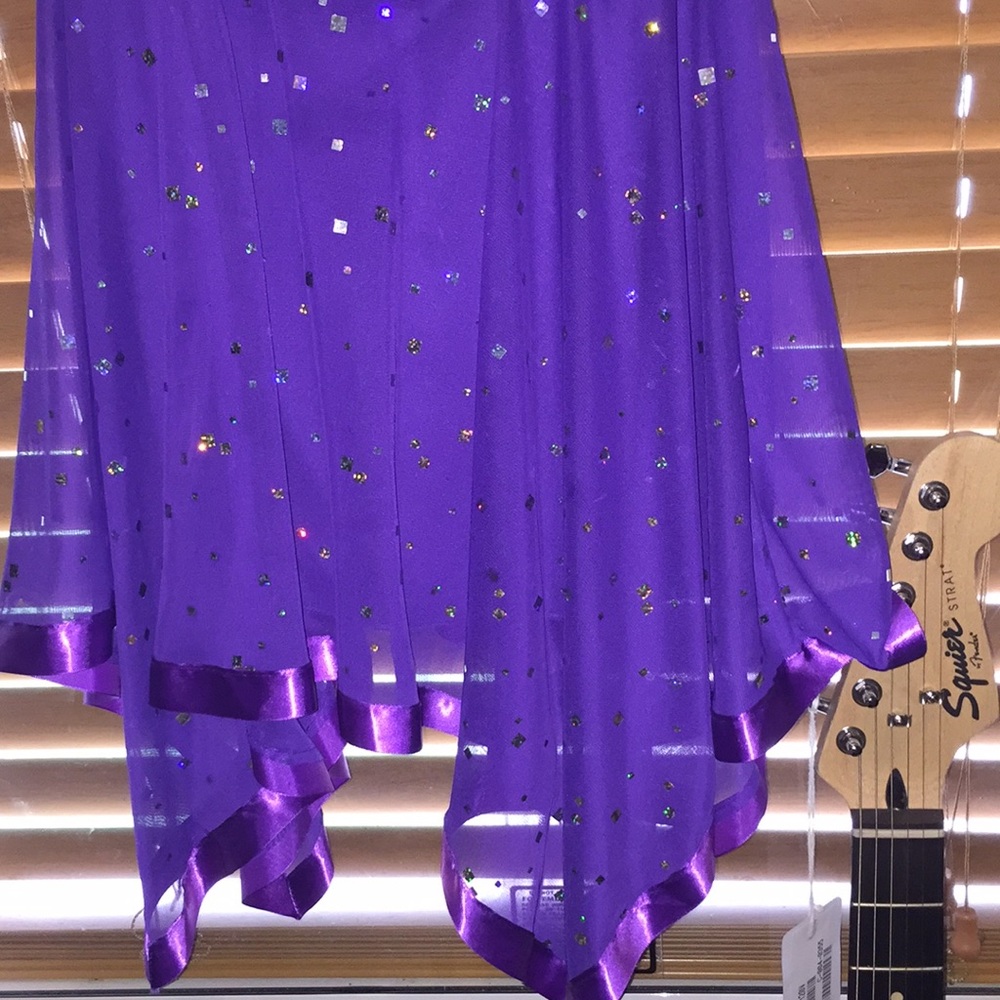 Dress - Picture 3 of 3